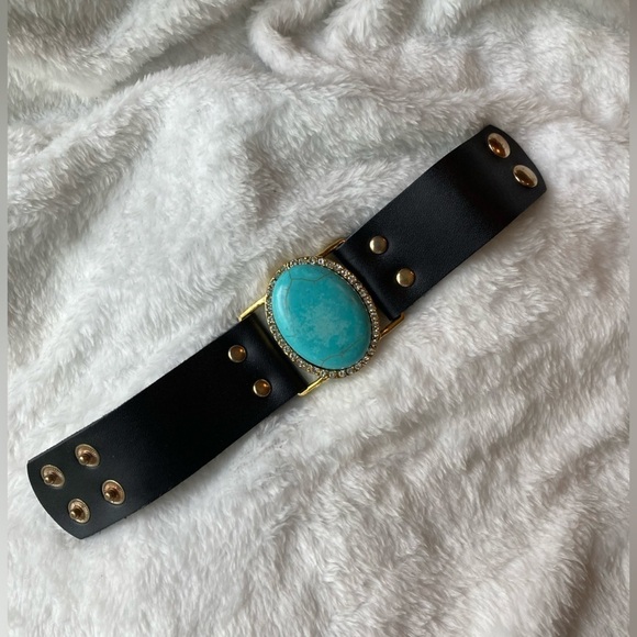 Faux Turquoise and Black Leather Snap on Bracelet - Picture 6 of 7